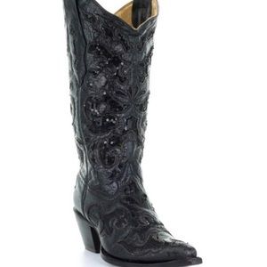 Corral New Woman’s Boots-Chocolate Lamb Embroidery-Snip Toe